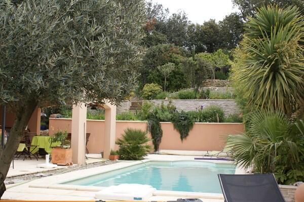 Foto van Prachtig vakantiehuis met privézwembad - Vakantiehuis in Sérignan-Du-Comtat - PoolOfHouse