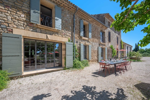 Foto van Landgoed met 5 slaapkamers nabij Rhône-wijngaarden - TerraceBalcony