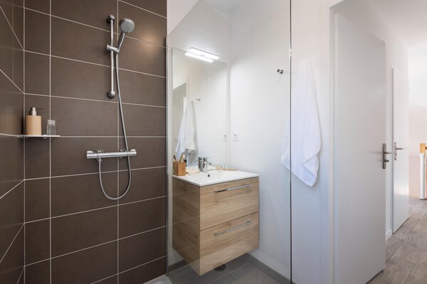 Foto van Schilderachtige duplex-oase voor 6 personen - Vakantiehuis in Les Sables-d'Olonne - BathRoom