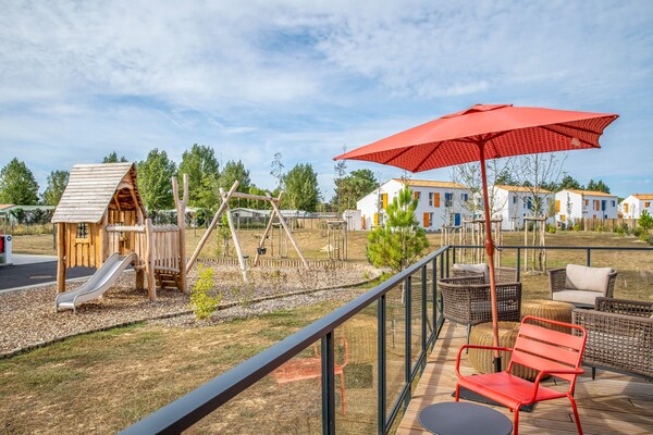 Foto van Schilderachtige duplex-oase voor 6 personen - Vakantiehuis in Les Sables-d'Olonne - TerraceBalcony
