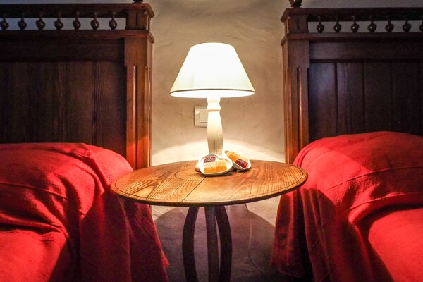 Foto van Vakantiehuis Saint-Laurent met Zwembad - Vakantiehuis in St. Laurent de la Salle - Ambiance