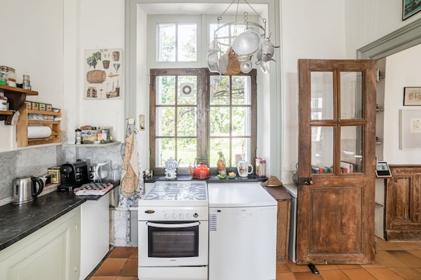 Foto van Stationhuis in Liglet met Privézwembad - Vakantiehuis in Liglet - Kitchen