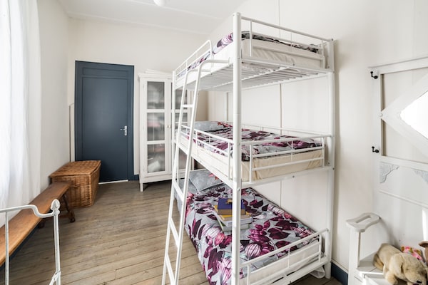 Foto van Stationhuis in Liglet met Privézwembad - Vakantiehuis in Liglet - BedRoom