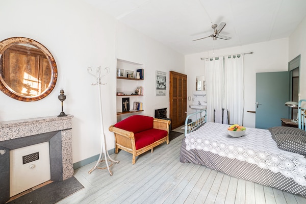Foto van Stationhuis in Liglet met Privézwembad - Vakantiehuis in Liglet - BedRoom