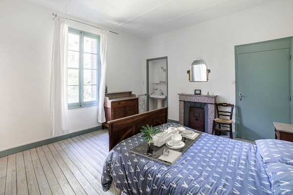 Foto van Stationhuis in Liglet met Privézwembad - Vakantiehuis in Liglet - BedRoom