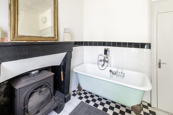 Foto van Stationhuis in Liglet met Privézwembad - Vakantiehuis in Liglet - BathRoom