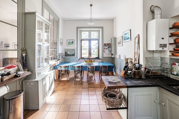 Foto van Stationhuis in Liglet met Privézwembad - Vakantiehuis in Liglet - DiningRoom