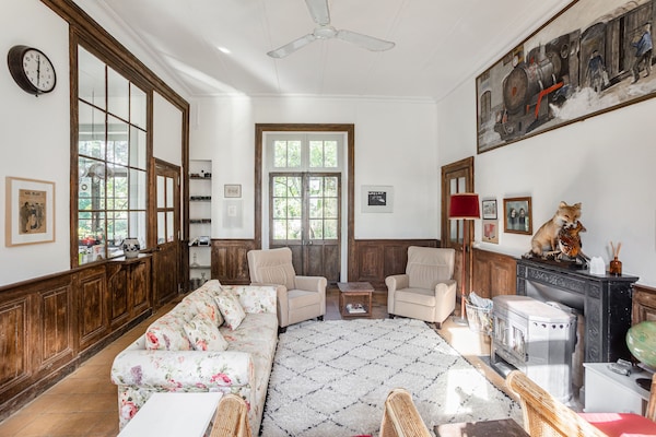 Foto van Stationhuis in Liglet met Privézwembad - Vakantiehuis in Liglet - LivingRoom
