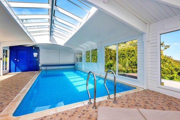 Foto van Landhuis met uitzicht op de oceaan en jacuzzi - Vakantiehuis in Torquay - PoolOfHouse