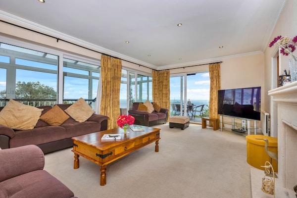 Foto van Landhuis met uitzicht op de oceaan en jacuzzi - Vakantiehuis in Torquay - LivingRoom