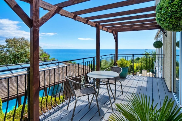 Foto van Landhuis met uitzicht op de oceaan en jacuzzi - Vakantiehuis in Torquay - TerraceBalcony