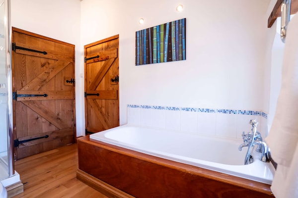 Foto van Luxe villa met sauna en bubbelbad - Vakantiehuis in Bradwell - BathRoom