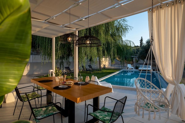 Foto van Villa in Zakynthos met privézwembad - Vakantiehuis in Rethymno - DiningRoom