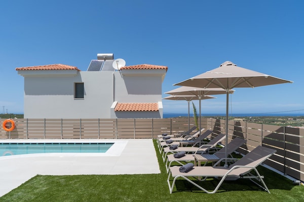 Foto van Villa op Kreta met Uitzicht en Zwembad - Vakantiehuis in Rethymno - PoolOfHouse