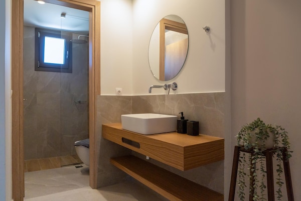 Foto van Villa op Kreta met Uitzicht en Zwembad - Vakantiehuis in Rethymno - BathRoom