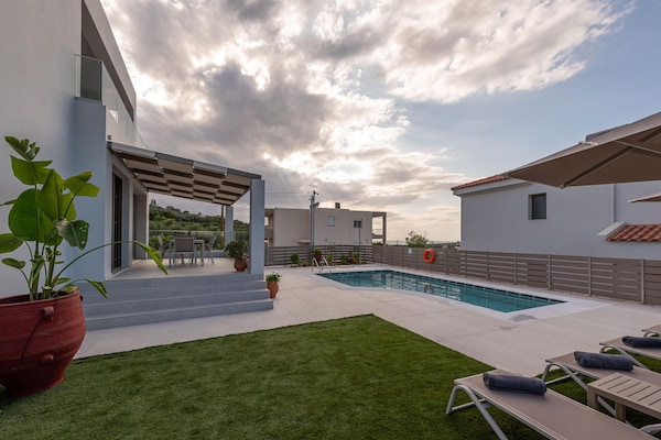 Foto van Villa op Kreta met Uitzicht en Zwembad - Vakantiehuis in Rethymno - PoolOfHouse