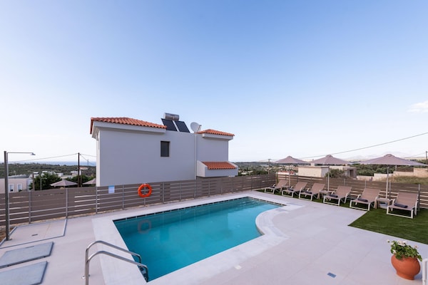 Foto van Villa op Kreta met Uitzicht en Zwembad - Vakantiehuis in Rethymno - PoolOfHouse