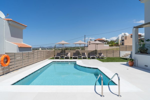 Foto van Villa op Kreta met Uitzicht en Zwembad - Vakantiehuis in Rethymno - PoolOfHouse