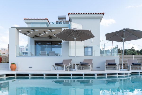 Foto van Villa op Kreta met Zeezicht en Zwembad - Vakantiehuis in Rethymno - PoolOfHouse