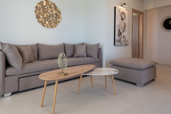 Foto van Villa op Kreta met Zeezicht en Zwembad - Vakantiehuis in Rethymno - LivingRoom