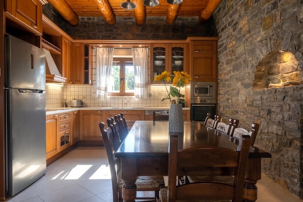 Foto van Charmante familievilla met zwembad in Koxare - Vakantiehuis in Rethymno - DiningRoom