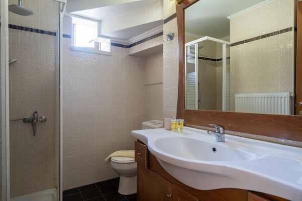 Foto van Charmante familievilla met zwembad in Koxare - Vakantiehuis in Rethymno - BathRoom