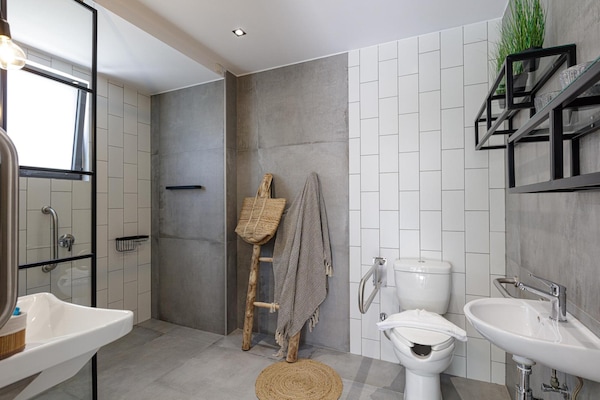Foto van Luxe villa Verde met zwembad - Vakantiehuis in Rodia - BathRoom