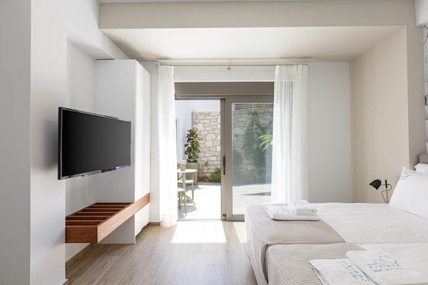 Foto van Luxe villa Verde met zwembad - Vakantiehuis in Rodia - BedRoom