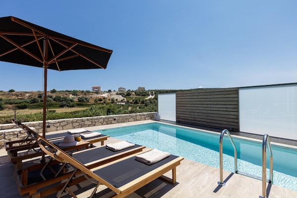 Foto van Luxe villa Verde met zwembad - Vakantiehuis in Rodia - PoolOfHouse