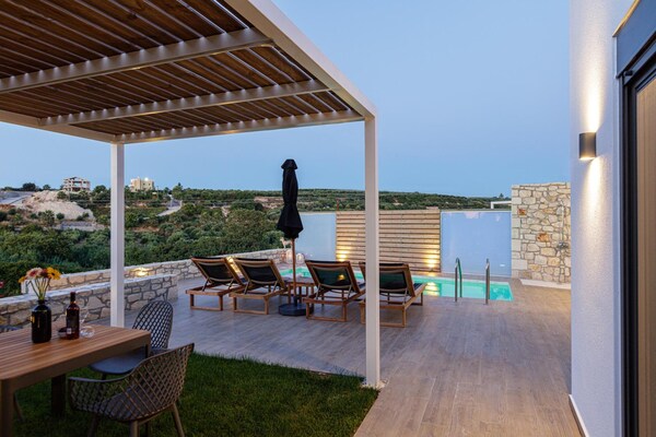 Foto van Luxe villa Verde met zwembad - Vakantiehuis in Rodia - PoolOfHouse