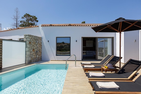 Foto van Luxe villa Verde met zwembad - Vakantiehuis in Rodia - ExteriorSummer