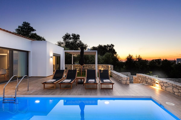 Foto van Luxe villa Verde met zwembad - Vakantiehuis in Rodia - PoolOfHouse
