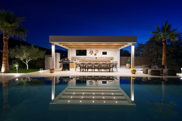 Foto van Dimitra Villa met zwembad - Vakantiehuis in Chromonastiri - PoolOfHouse