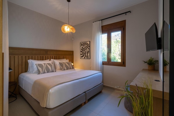Foto van Dimitra Villa met zwembad - Vakantiehuis in Chromonastiri - BedRoom