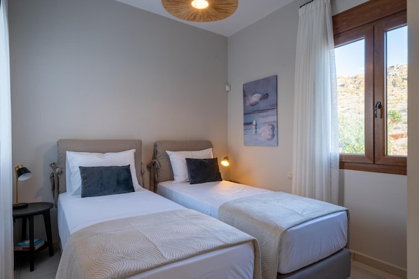 Foto van Dimitra Villa met zwembad - Vakantiehuis in Chromonastiri - BedRoom