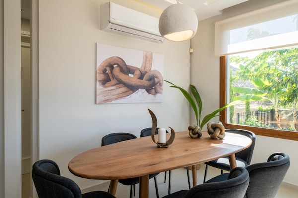 Foto van Dimitra Villa met zwembad - Vakantiehuis in Chromonastiri - DiningRoom