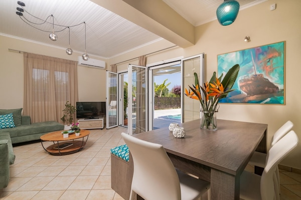 Foto van Villa op Zakynthos met zwembad bij Tsilivi - Vakantiehuis in Vanato - DiningRoom