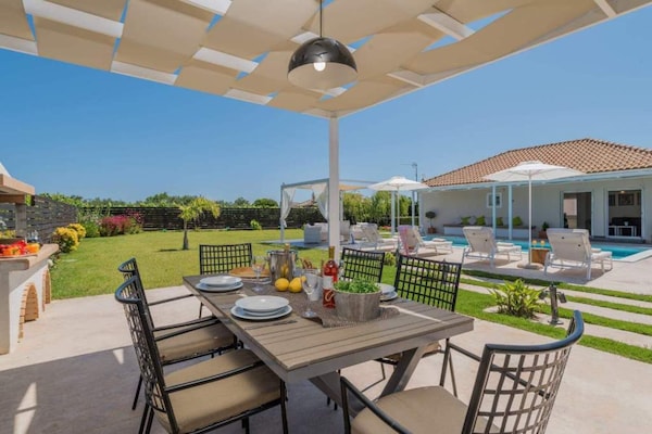 Foto van Villa op Zakynthos met zwembad bij Tsilivi - Vakantiehuis in Vanato - DiningRoom