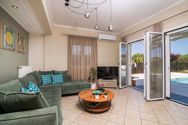 Foto van Villa op Zakynthos met zwembad bij Tsilivi - Vakantiehuis in Vanato - LivingRoom
