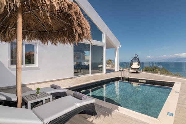 Foto van Villa op Zante met privézwembad en zeezicht - Vakantiehuis in Tragaki - PoolOfHouse