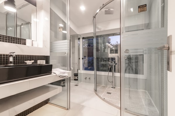 Foto van Villa op Zante met privézwembad en zeezicht - Vakantiehuis in Tragaki - BathRoom