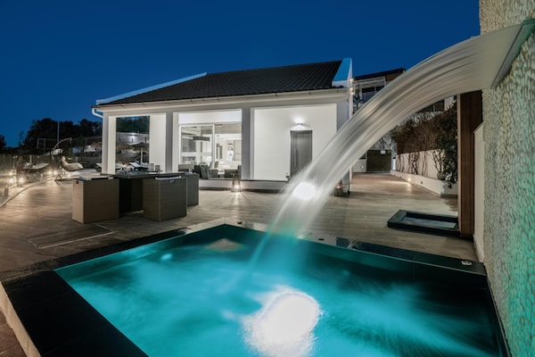 Foto van Villa op Zante met privézwembad en zeezicht - Vakantiehuis in Tragaki - ParkFacilities