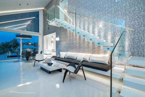 Foto van Villa op Zante met privézwembad en zeezicht - Vakantiehuis in Tragaki - LivingRoom