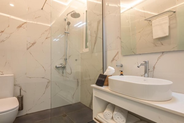 Foto van Luxe familievilla in Syvota - Vakantiehuis in Syvota - BathRoom