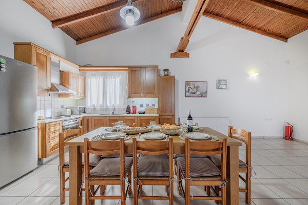 Foto van Villa in Episkopi bij Karteros Strand - Vakantiehuis in Episkopi - DiningRoom