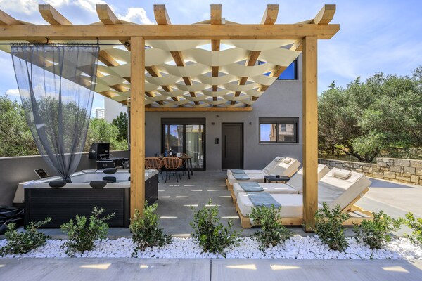 Foto van Ruime villa op Kreta - Vakantiehuis in Anopolis - Outdoor
