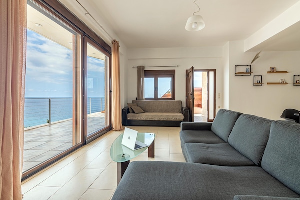 Foto van Villa met zeezicht op Kreta voor 6 personen - Vakantiehuis in Tris Ekklisies - LivingRoom