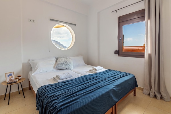 Foto van Villa met zeezicht op Kreta voor 6 personen - Vakantiehuis in Tris Ekklisies - BedRoom
