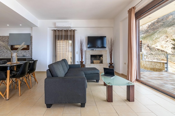 Foto van Villa met zeezicht op Kreta voor 6 personen - Vakantiehuis in Tris Ekklisies - LivingRoom