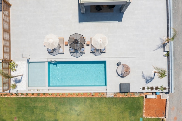 Foto van Villa in Heraklion bij Anissaras Strand - Vakantiehuis in Heraklion - PoolOfHouse